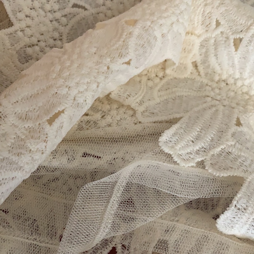 Beautifully Designed Cut Blouse - image 4